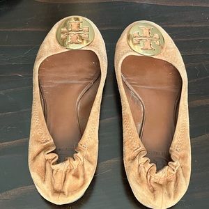 TORY BURCH MINNIE TRAVEL BALLET FLAT, SUEDE